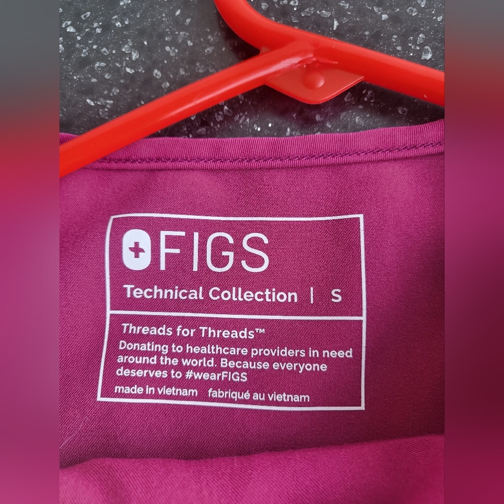 Figs Magenta Scrub Top